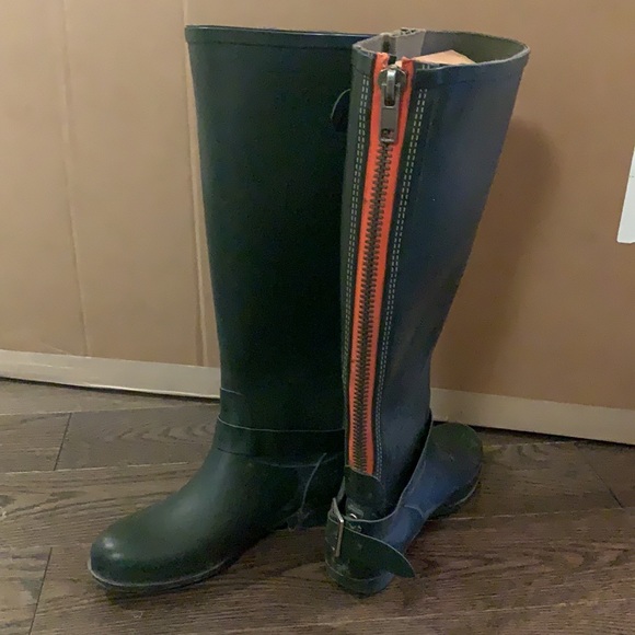 Rain boots - Picture 2 of 2